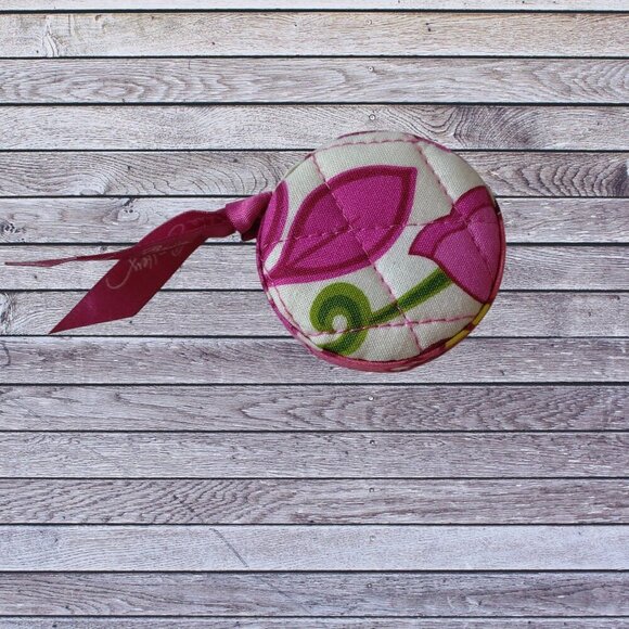 Vera Bradley Lilli Belle Quilted Retractable Measuring Tape Classic Colorful - Picture 1 of 5